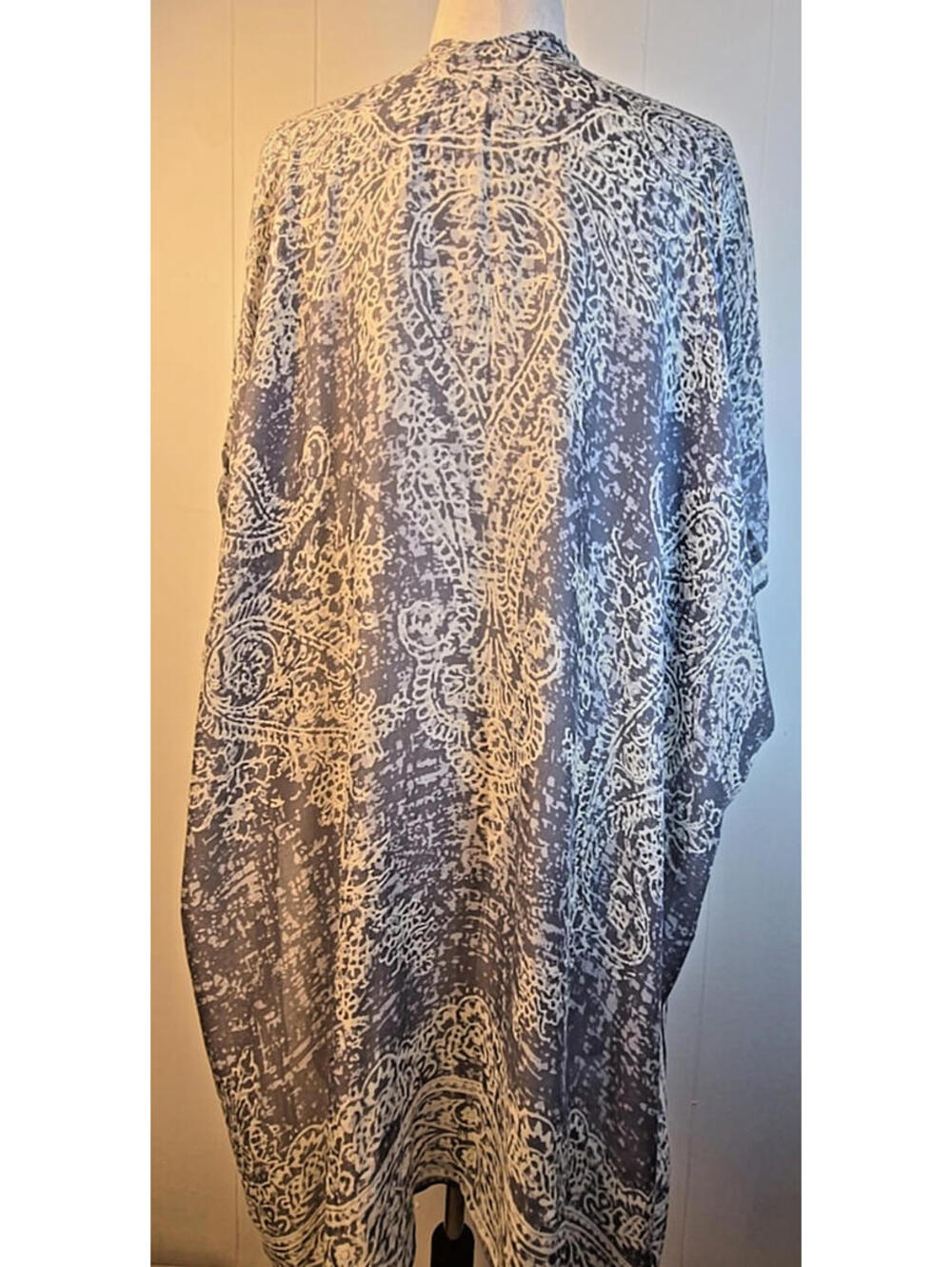 Breezy Lane Lightweight Swimsuit Coverup Kimono Open Shawl Gray One Size - Picture 5 of 7